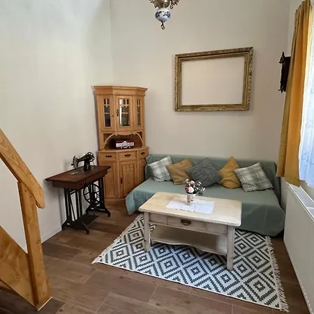 V Hliniku Εξοχικό σπίτι *