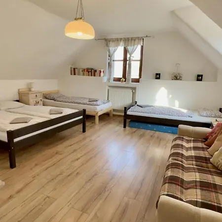 V Hliniku * Hlinik nad Hronom